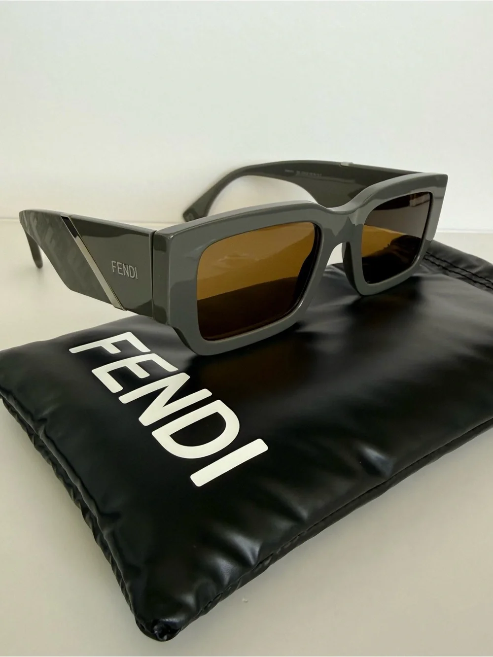 NEW!!! Fendi men sunglasses FE40131I 20E Authentic